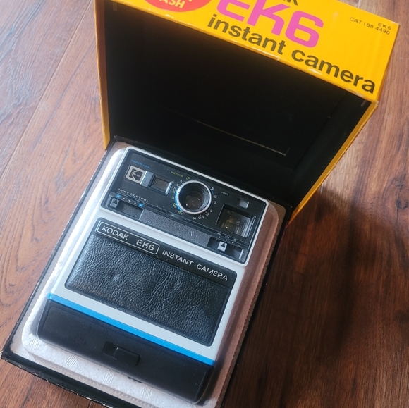 Kodak Other - Vintage Kodak Instant Camera EK6